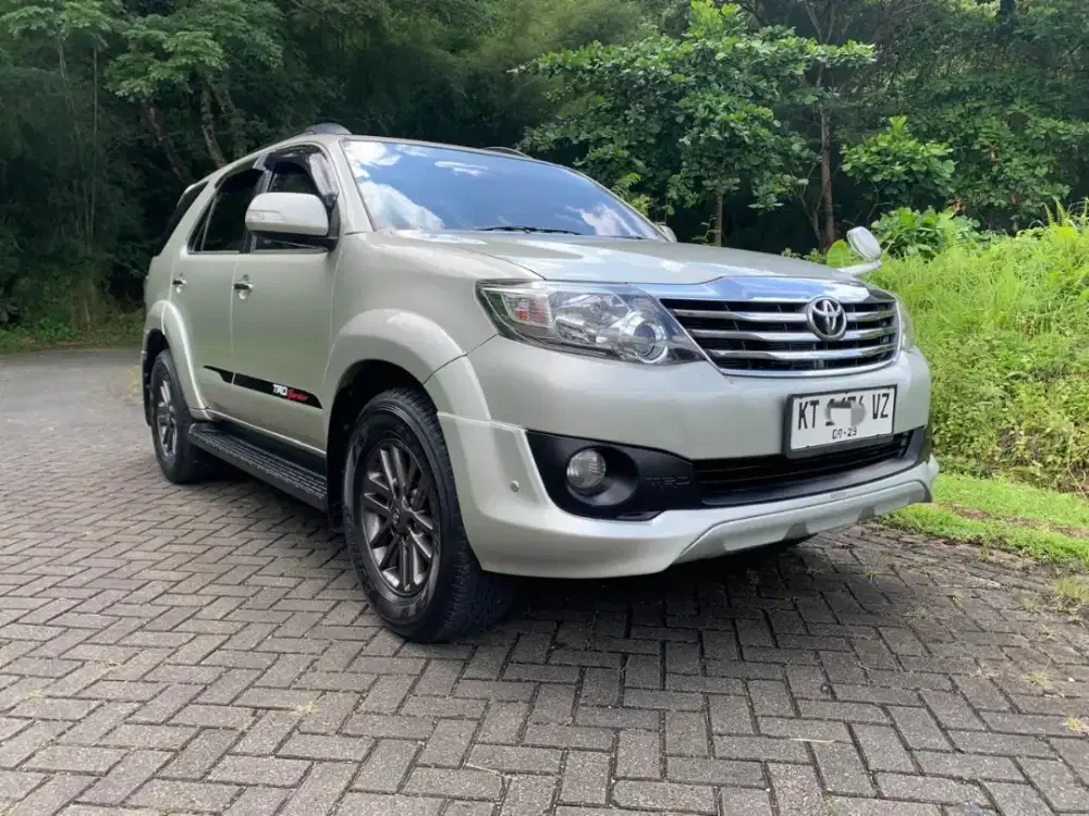 TOYOTA FORTUNER TRD 2013