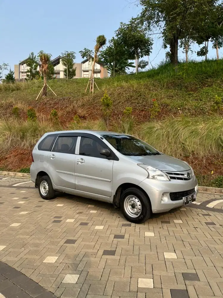 XENIA 1.0 MANUAL KM 37.000