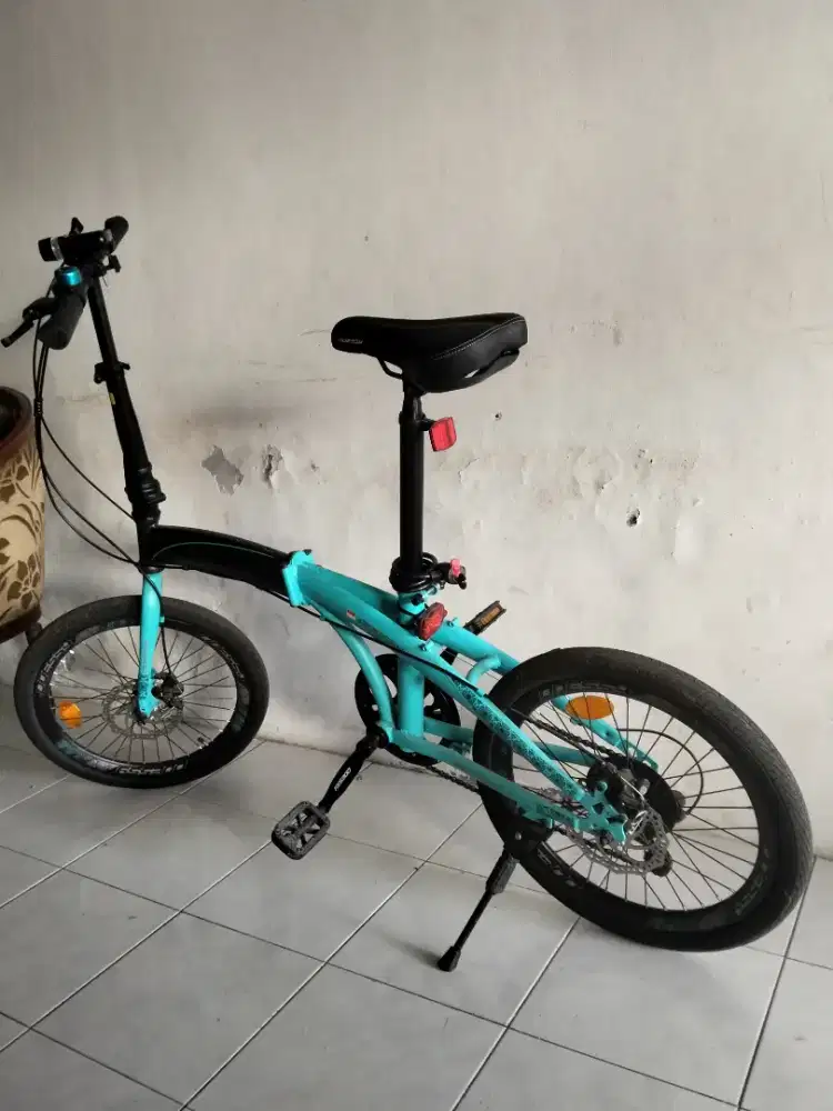 Sepeda lipat merk Odessy
