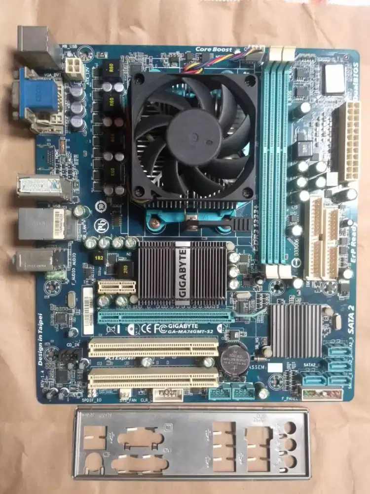 Mobo AMD AM3 & PROCESSOR (Six Core)