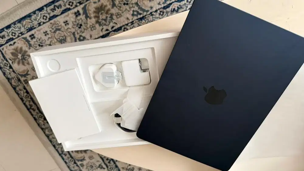 MacBook Air M2 (2022) 8GB/256GB MIDNIGHT FULLSET