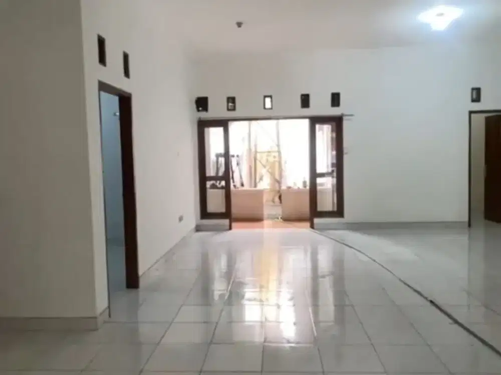 Disewakan Rumah cocok untuk usaha ato tempat tinggal di Taman Gigi, Galaxy Bekasi