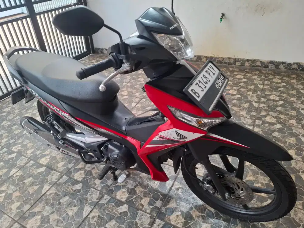 Pajak 6/2027 DKI km30rb, honda supra X 125 R CW DD charger 2020 mulus.