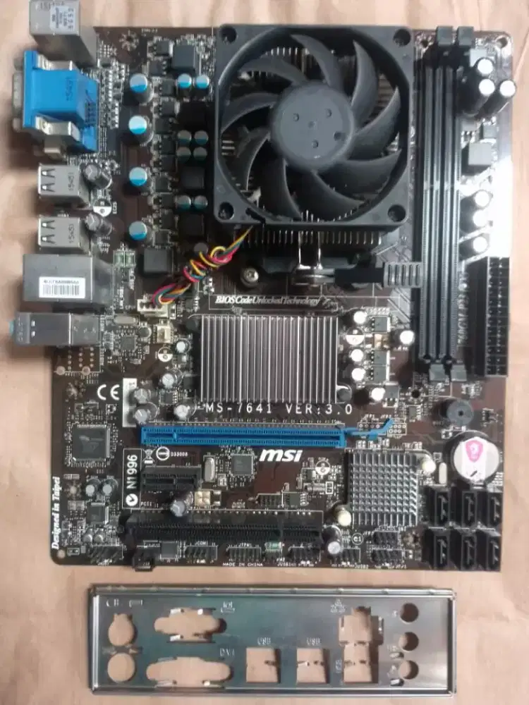 Mobo AMD AM3+ & PROCESSOR (8 Core)