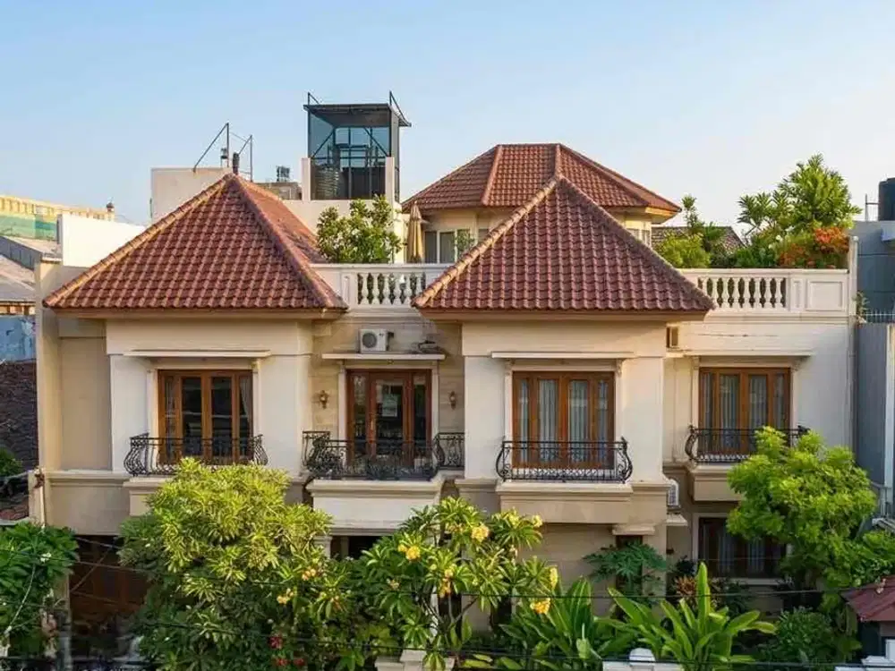 Turun Harga! Dibawah NJOP , Rumah Klasik Tropis Slipi, LT 432 m², Cocok Hunian & Silent Office