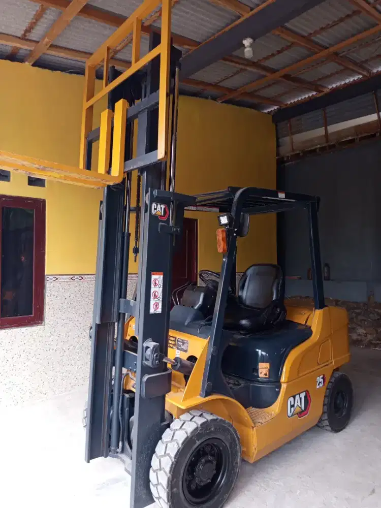 Forklift 2,5 Ton Caterpillar 2021