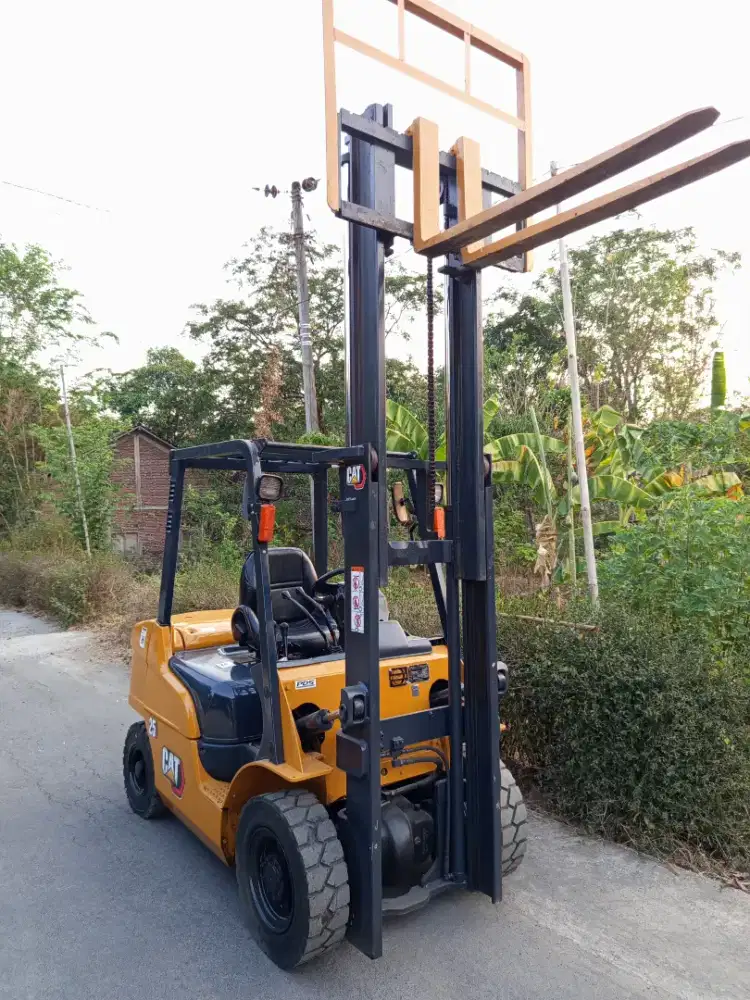 Forklift 2,5 Ton Caterpillar 2021
