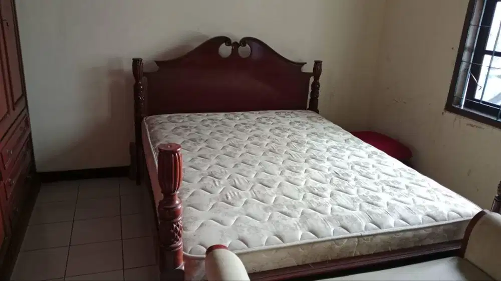 DIJUAL 1 SET TEMPAT TIDUR