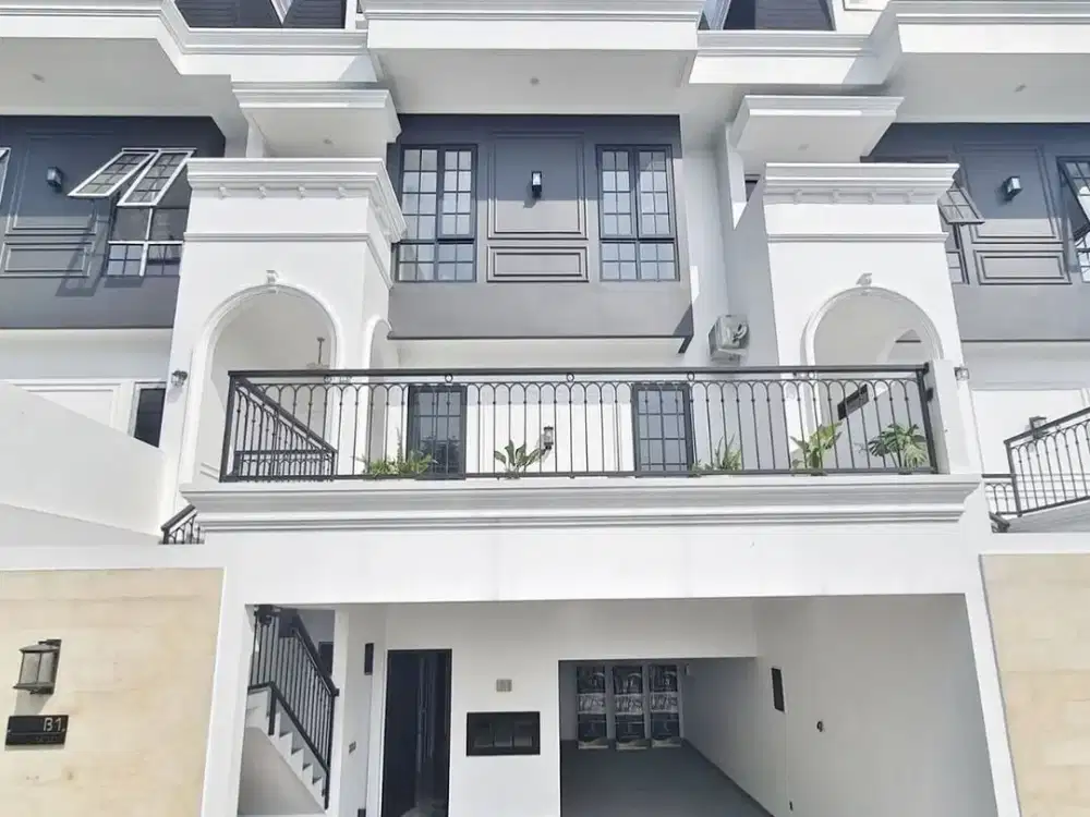 Rumah Pejaten Barat 3 Lantai+Rooftop Mewah Strategis