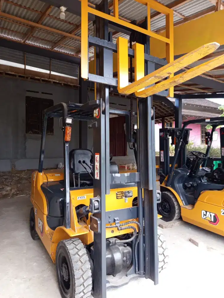 Forklift Caterpillar 2,5 Ton mesin Mitsubishi Diesel 2021