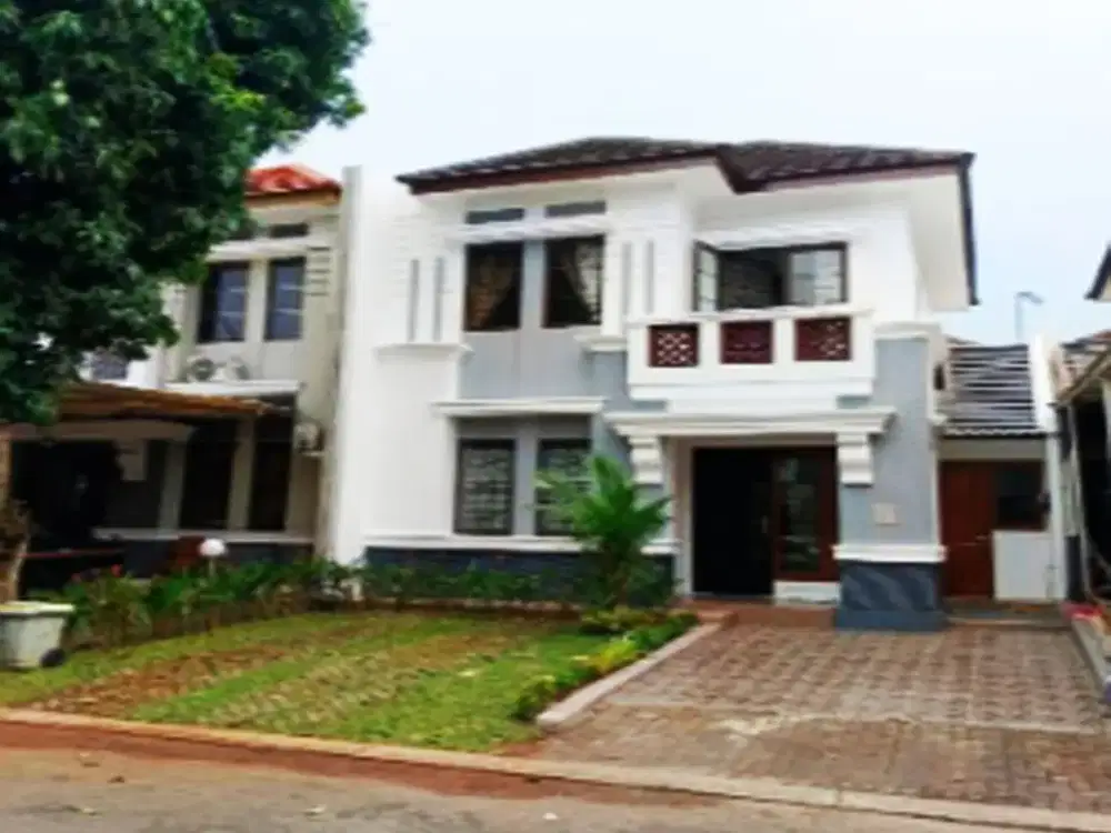 Dijual rumah Renovasi 2 lantai di The Green BSD -