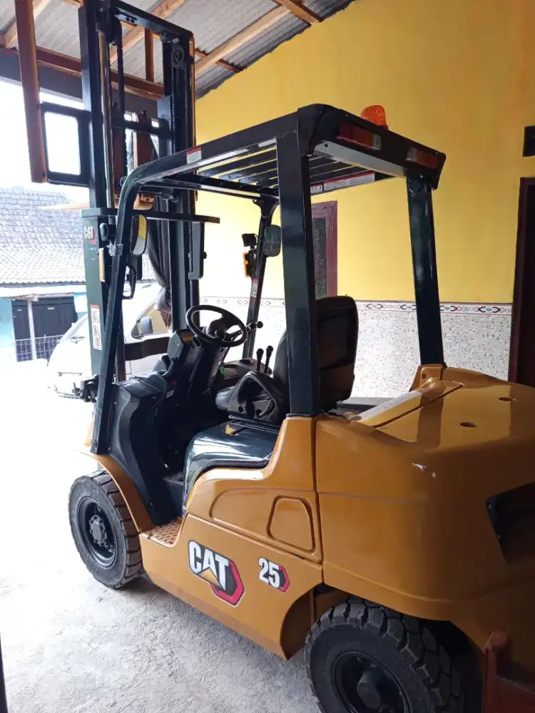 Forklift 2,5 Ton Diesel Caterpillar 2021