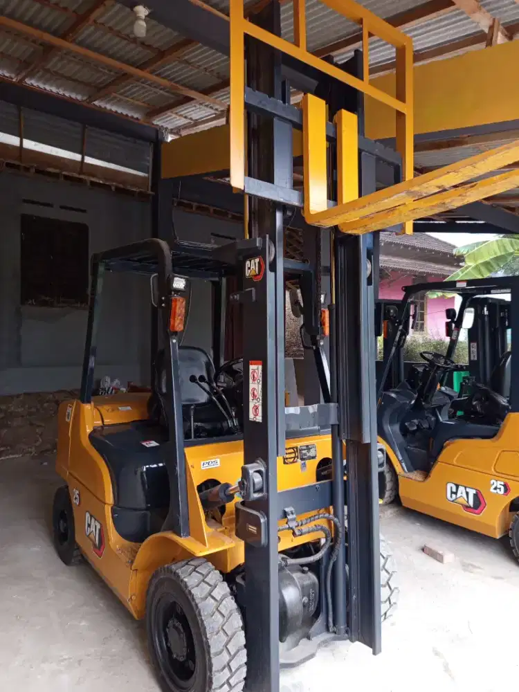 Forklift 2,5 Ton Caterpillar manual 2021