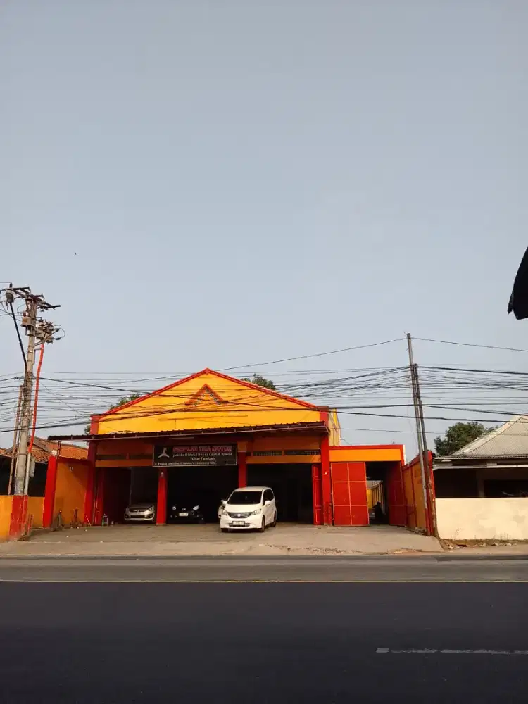 Dijual cepat bangunan showroom cocok juga untuk perkantoran & gudang