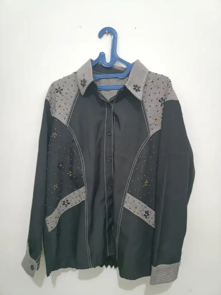 Dijual baju atasan wanita ( BARU)