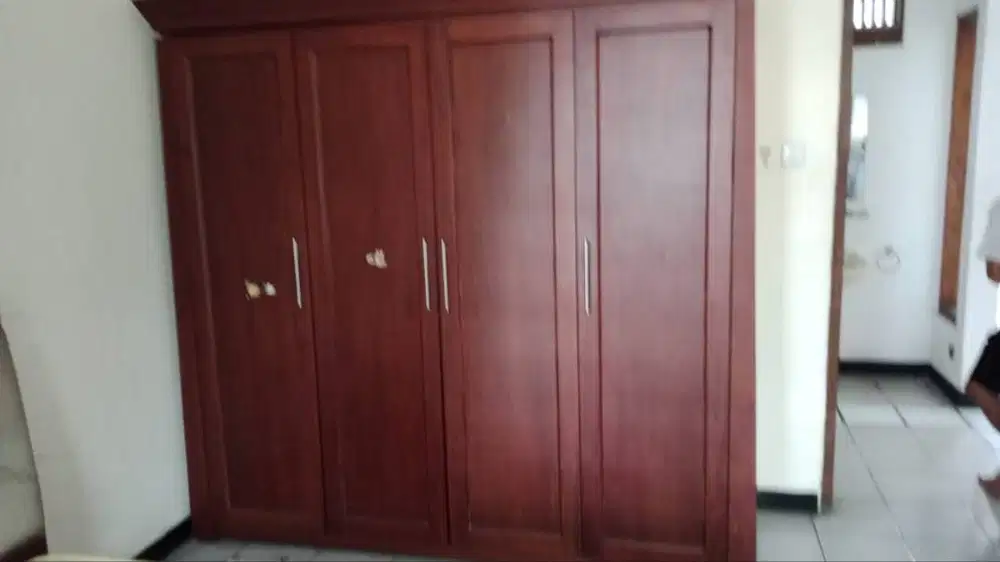 DIJUAL LEMARI KAYU