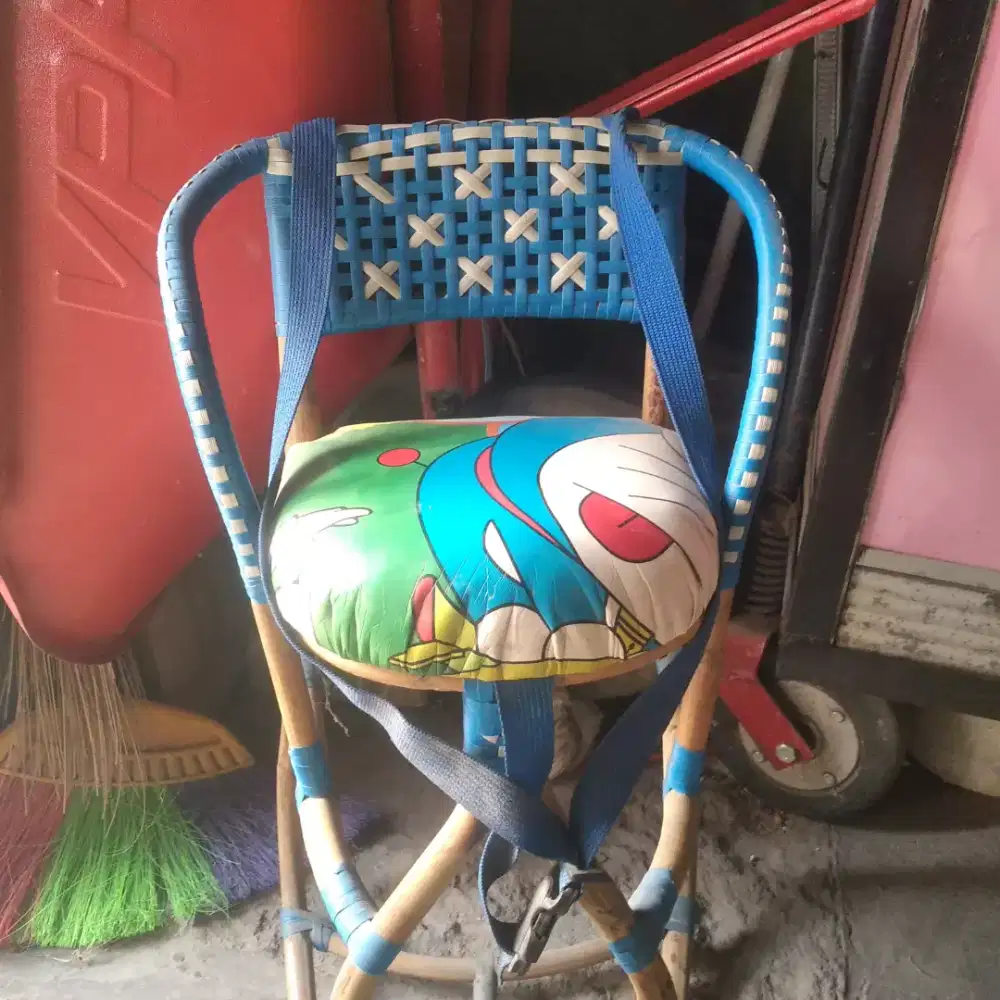 Bangku anak duduk dimotor