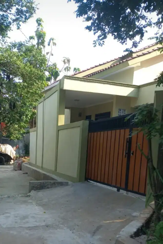 Rumah Keluarga Tanah 200 meter