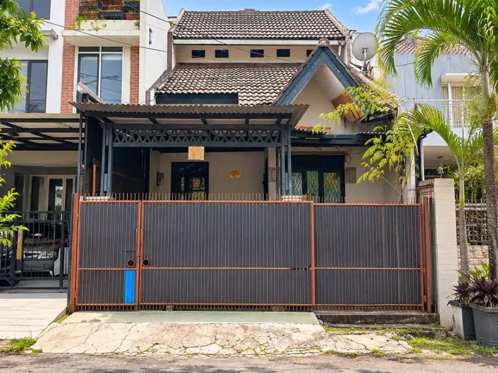 Dijual Rumah Dengan Bangunan 1,5 Lantai di Kawasan BSD Dengan Kondisi Terawat IP-19373