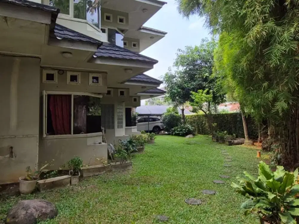 DIJUAL RUMAH PERMATA HIJAU TANAH 826 M², DENGAN KOLAM RENANG!