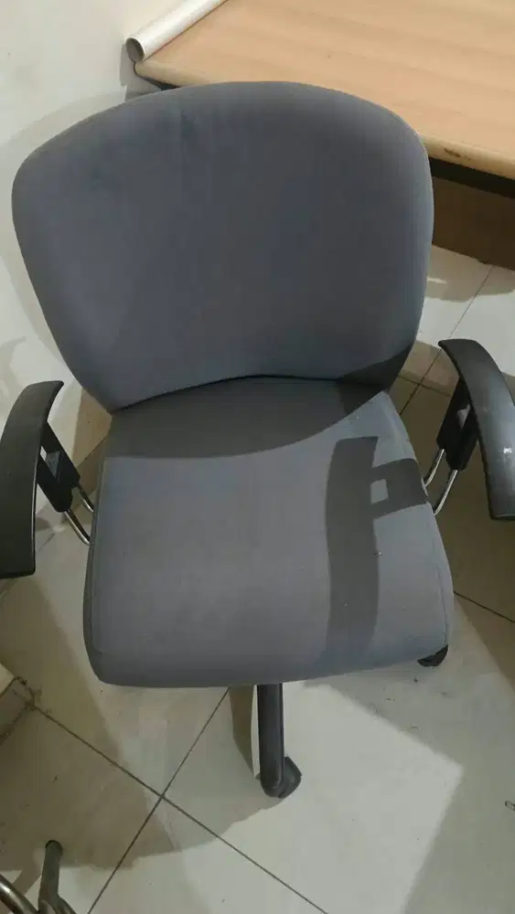 DIJUAL KURSI KANTOR MURAH