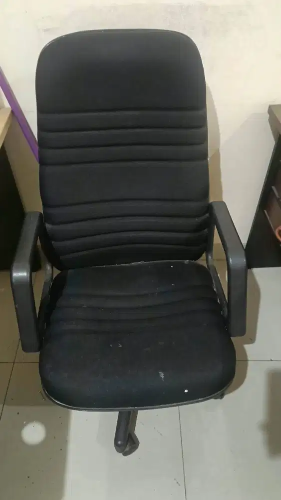 DIJUAL KURSI KANTOR KAKI RODA MURAH