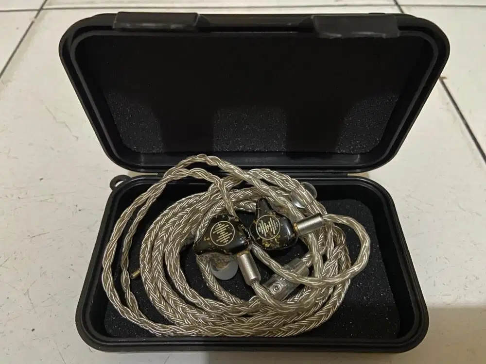 Ear monitor Wave3HU Bass Edition