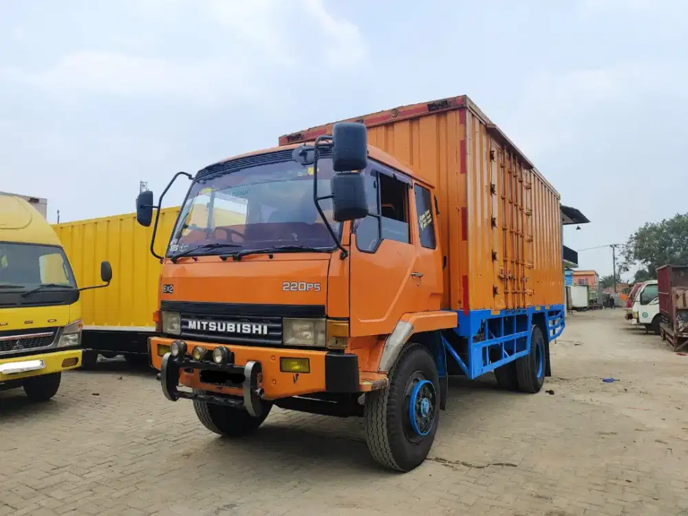 Mitsubishi Fuso 6 Roda Box Tahun 2006
