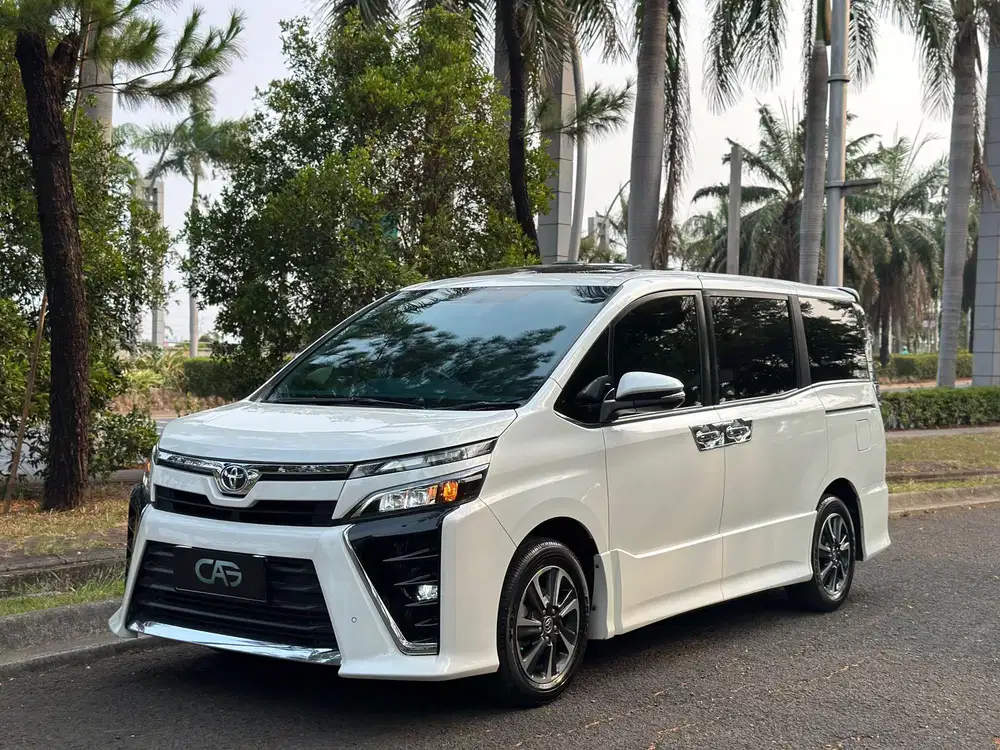 2019 TOYOTA VOXY 2.0 AT MATIC KM LOW