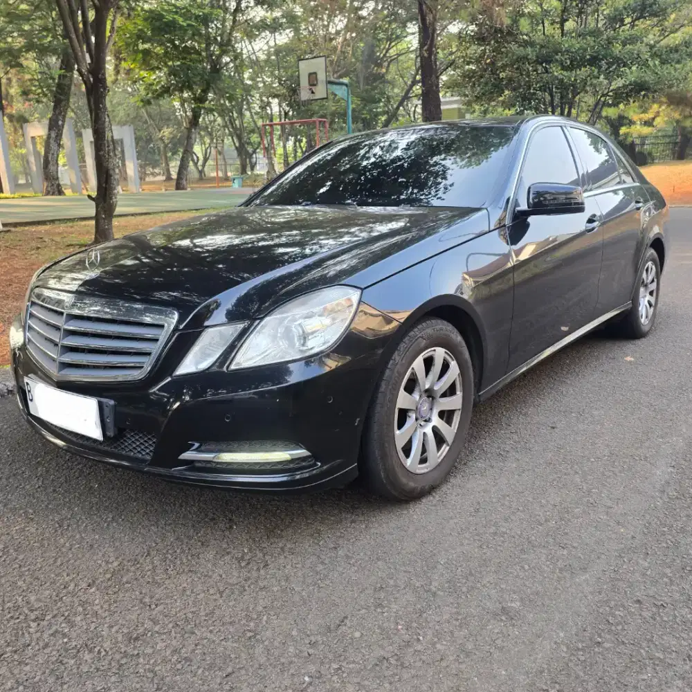 Mercedez benz mercy e250 cgi 2012 hitam