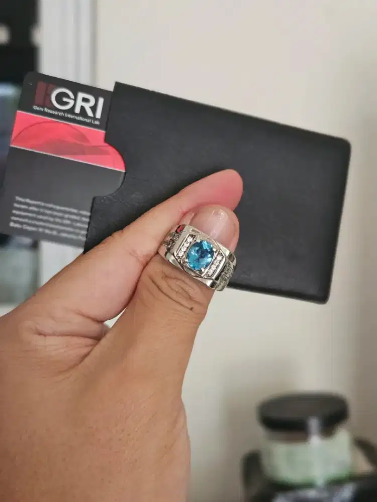 DIJUAL – Cincin Swiss Blue Topaz 2.14 Ct + Sertifikat GRI