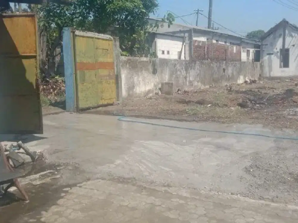 Lahan dan Gudang Bagus SHM di Sepanjang Taman Lokasi Strategis