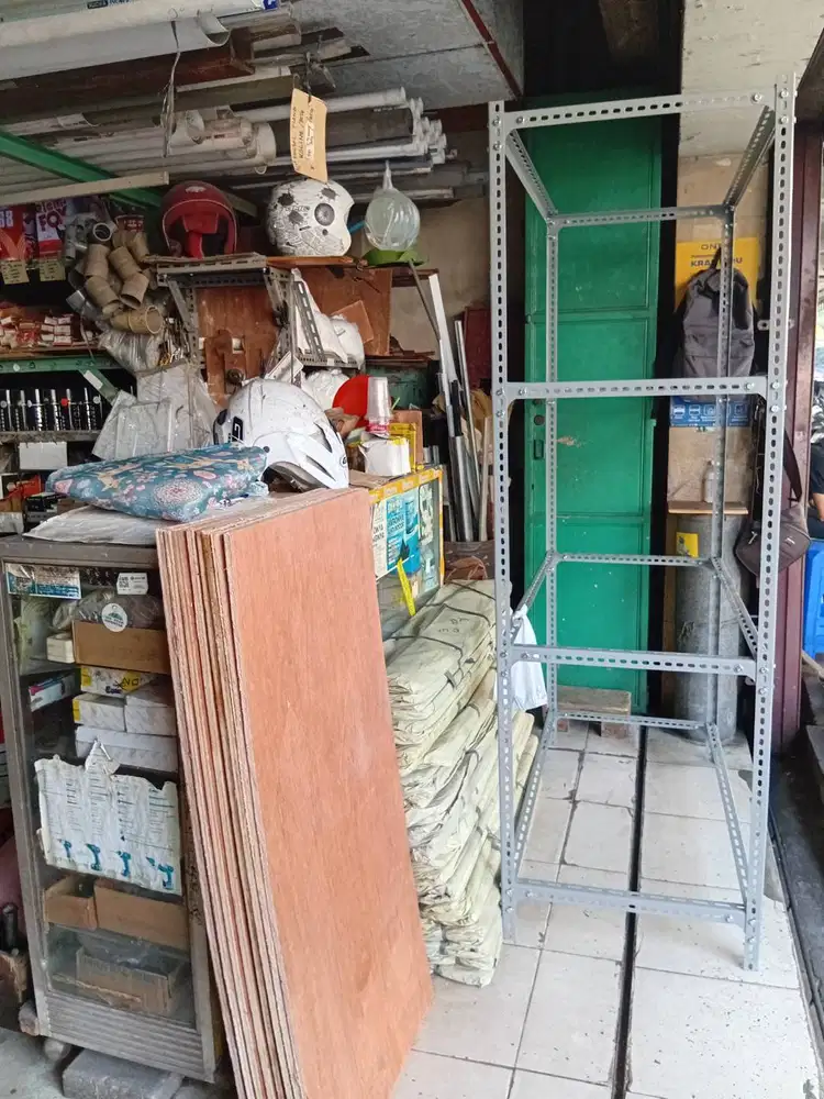 Rak Besi Siku Lubang Triplek Kayu Gudang Kantor untuk Barang Berat