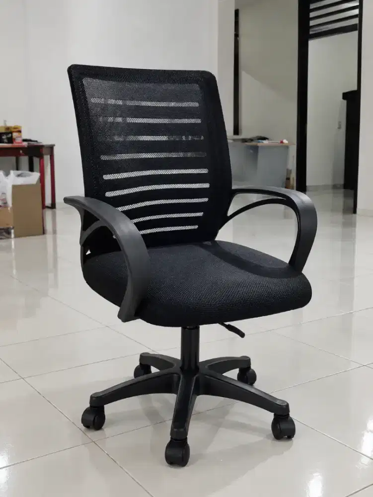 Kursi Kantor Hitam