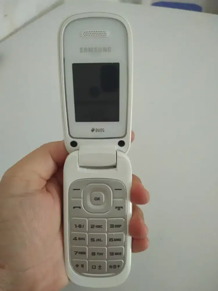 Samsung Flip Putih