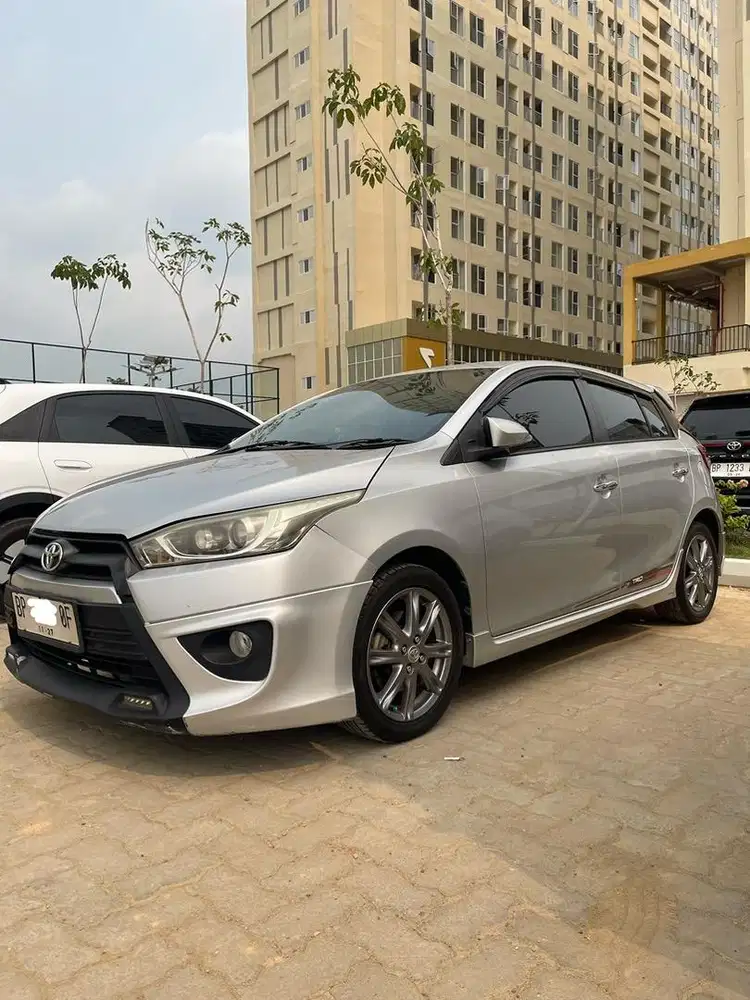 Toyota Yaris TRD Sportivo Silver 2016