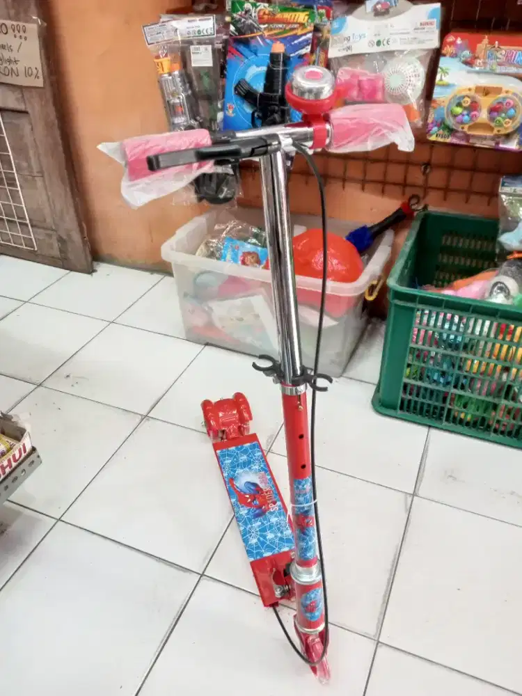 Mainan Anak Scooter roda 3 besi rem