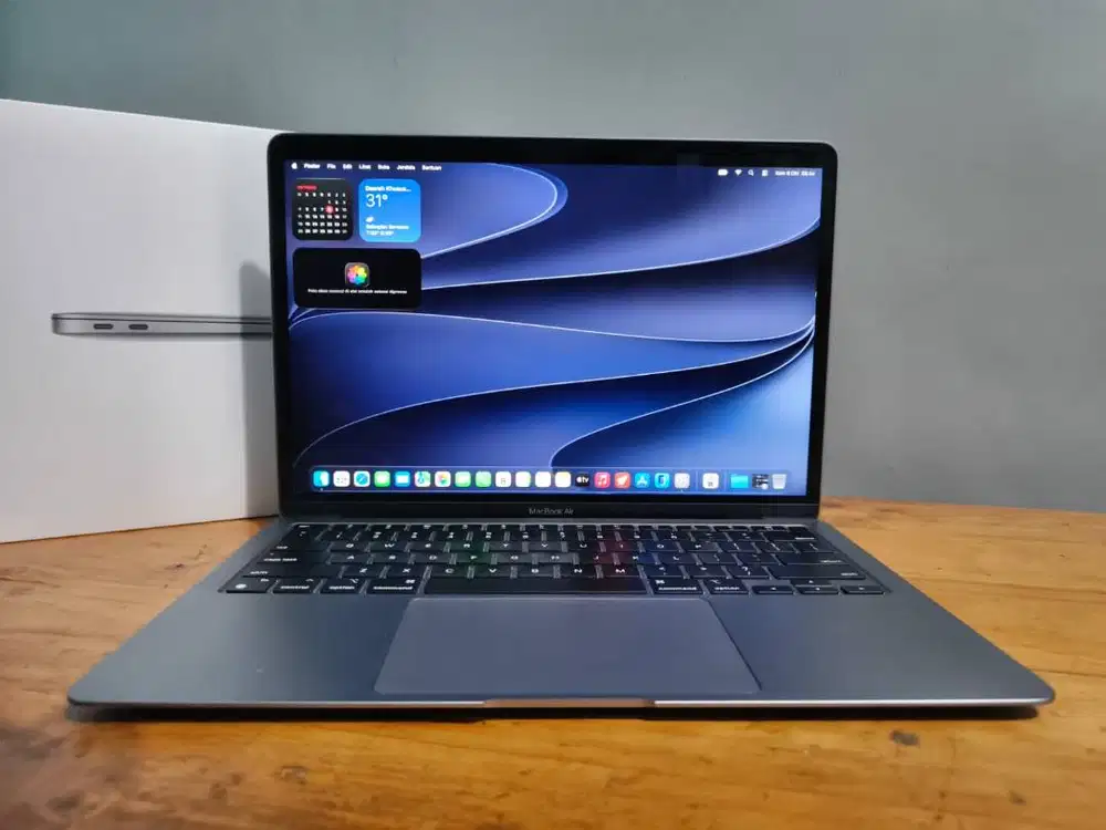 Macbook Air M1 RAM 8GB SSD 256GB Golden Gate Space Grey Fullset