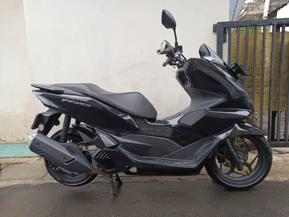 Honda PCX 160 cbs 2024 lengkap bagus