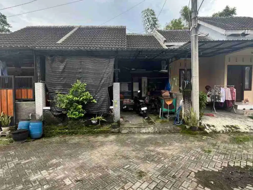 DI JUAL RUMAH 

PERUM PURI BRANGGAHAN ASRI BLOK B NO 12
KEL. : BRANGGAHAN
KEC. : NGADILUWIH
KAB  : KEDIRI