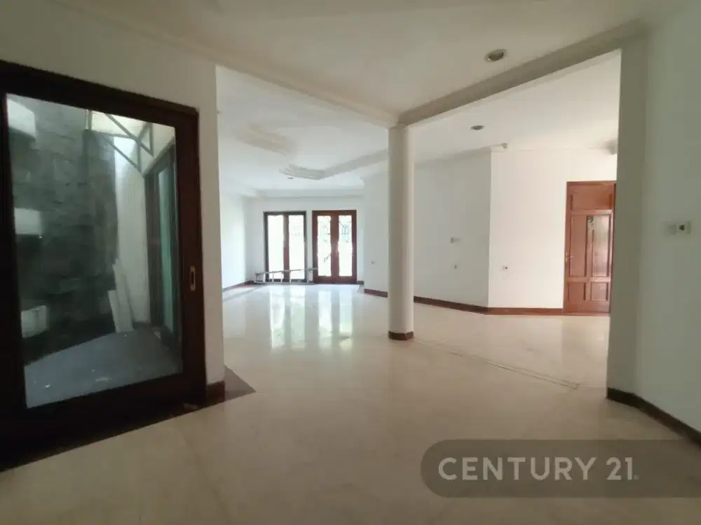 Rumah 2 Lantai Posisi Hoek Di Pulomas R1941