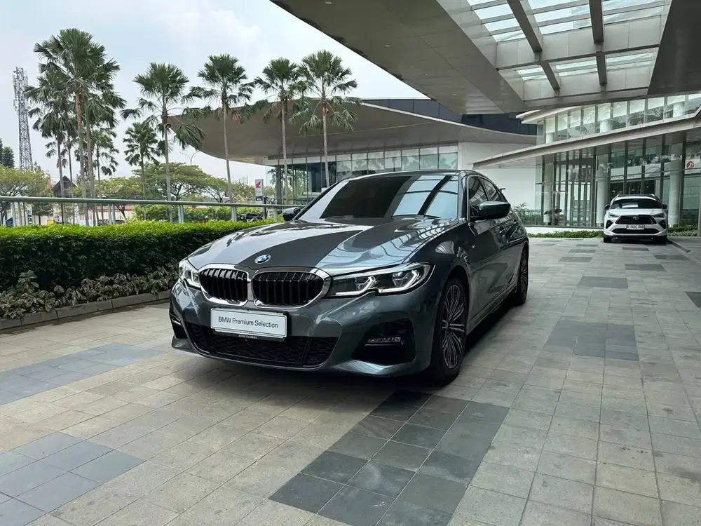 BMW 330I MSPORT, KONDISI SANGAT ISTIMEWA