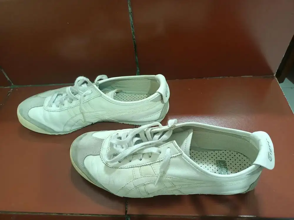 Sepatu Casual Onitsuka Tiger Putih