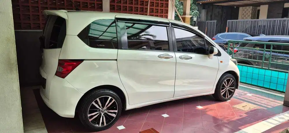 Honda Freed 2012 Bensin