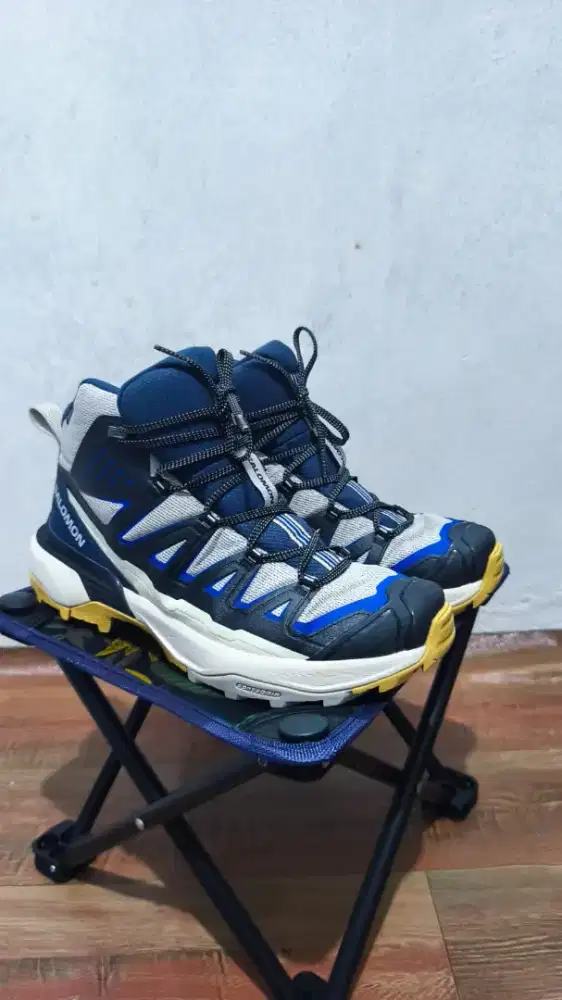 sepatu salomon uk 42