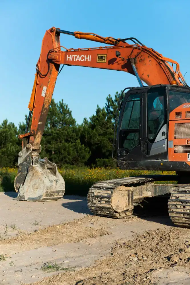 Becko Exavator pc70 breaker doser wales crane dumptruck