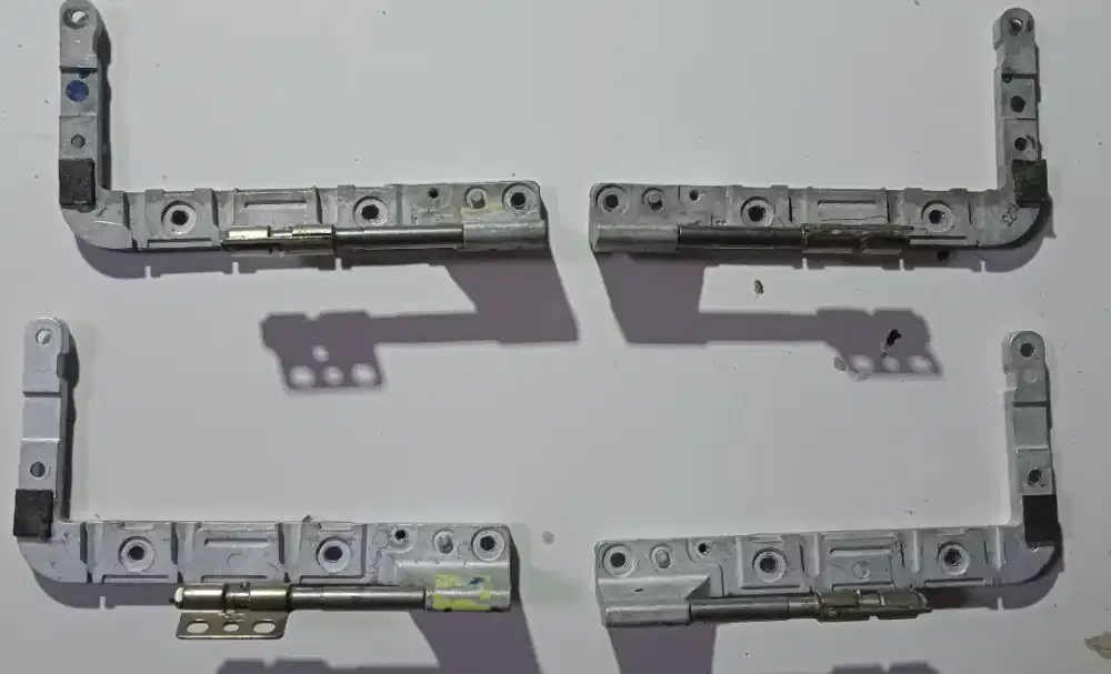 sparepart Apple Macbook white A1181 A1185