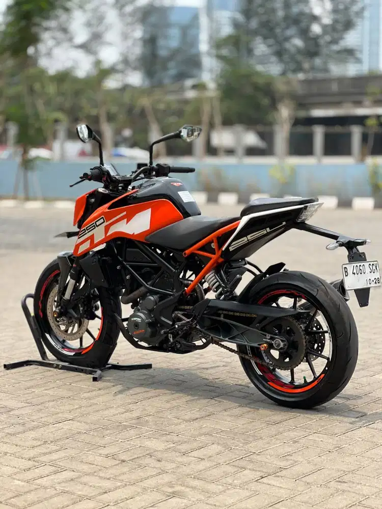 KTM DUKE 250 ABS ORANGE 2018 MULUS SIAP GAS JAUH