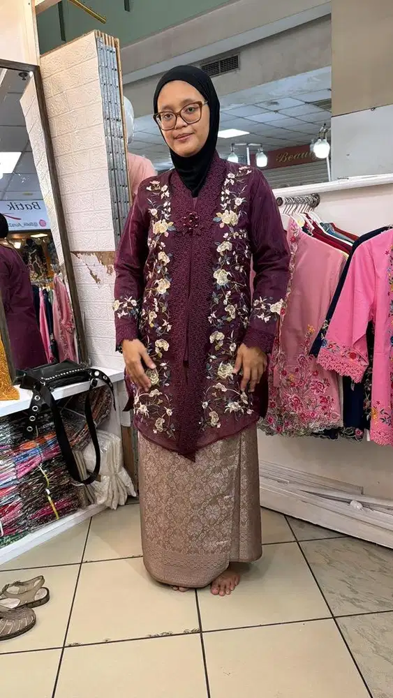 Jual atasan kebaya