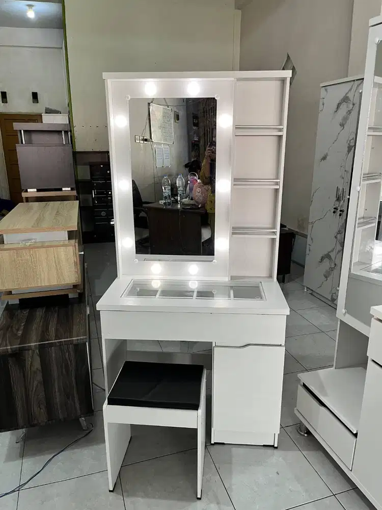 PROMO MEJA RIAS LAMPU BOHLAM MINIMALIS GRATIS ANTAR TERMURAH TERLARIS